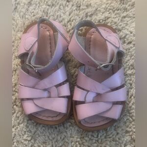 GUC Salt Water Sandals, size 5